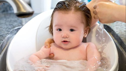 婴儿沐浴步骤详解：从准备用具到注意事项一应俱全