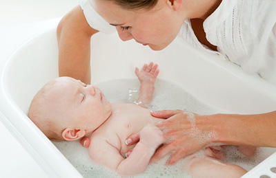 新生婴儿洗澡方法